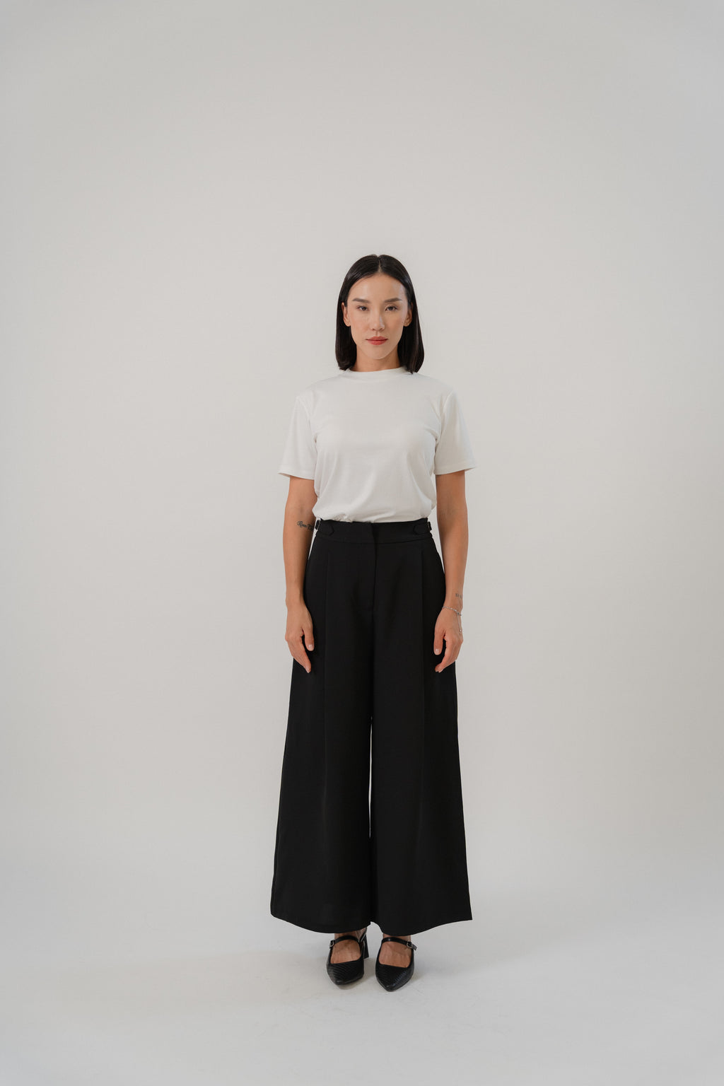 tshirt and wide leg pants