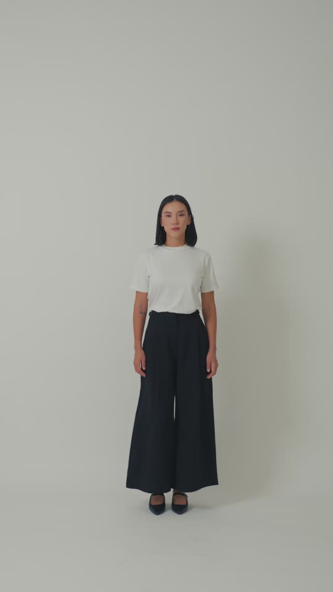 Laborio wide leg pants and crew neck tee
